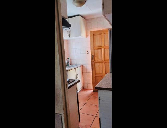 2 BEDROOM PROPERTY TO RENT IN BIRCH ACRES